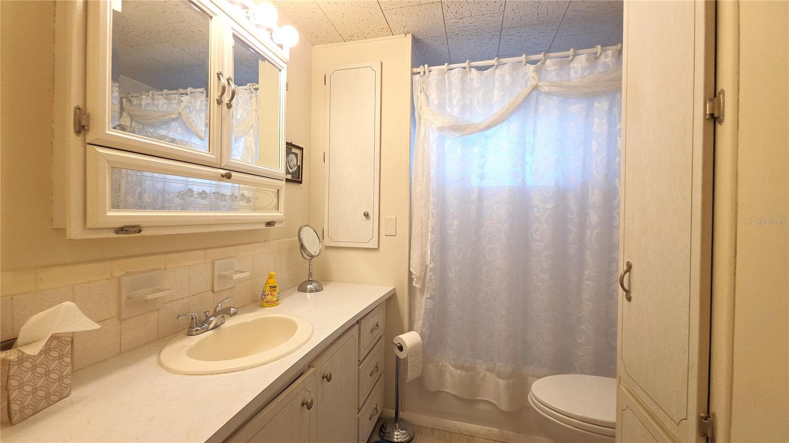 Mobile Home at 5406 BALI CT, BRADENTON, photo 8 of 16