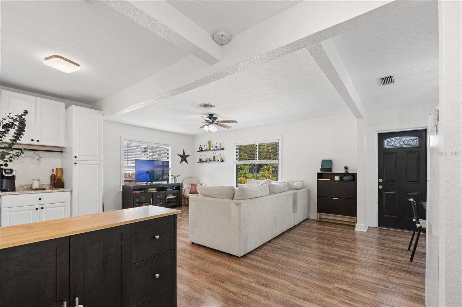 Space to entertain - 4924 45TH AVE N, ST PETERSBURG