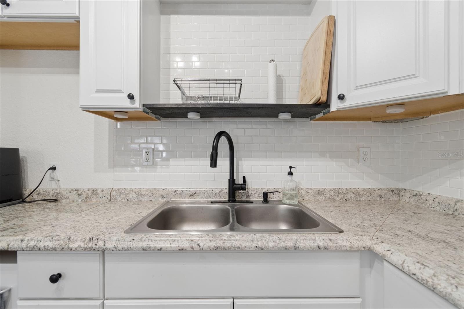 High Pressured Engineered Countertops - 4924 45TH AVE N, ST PETERSBURG
