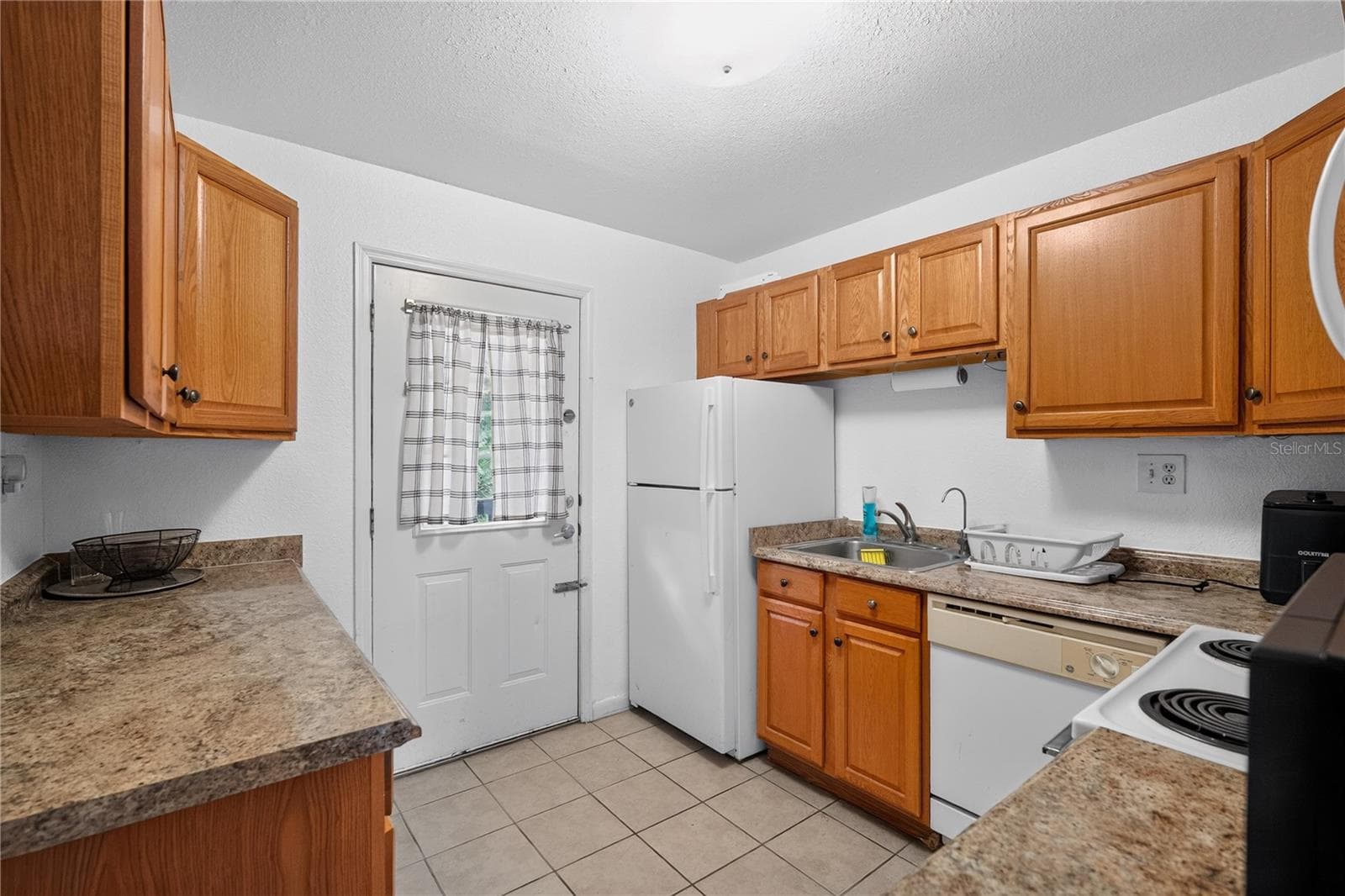 Kitchen - 12405 OAK CEDAR PL #202, TAMPA