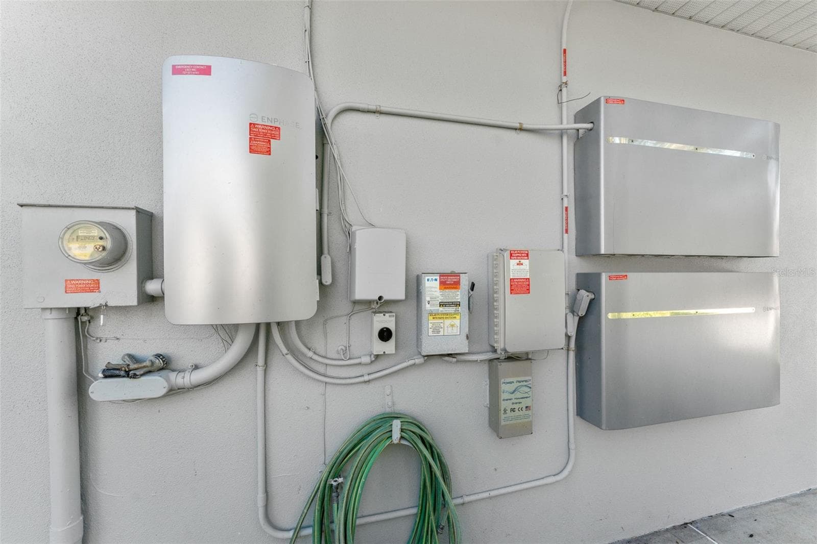 Paid-in-full solar panel system with battery backup - 2936 68TH AVE S, ST PETERSBURG