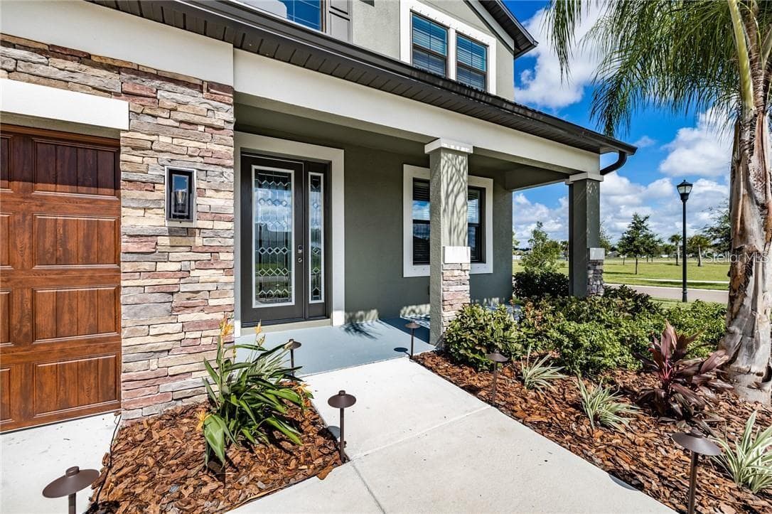 Single Family Residence at 11301 ALACHUA CREEK LN, RIVERVIEW, photo 2 of 42