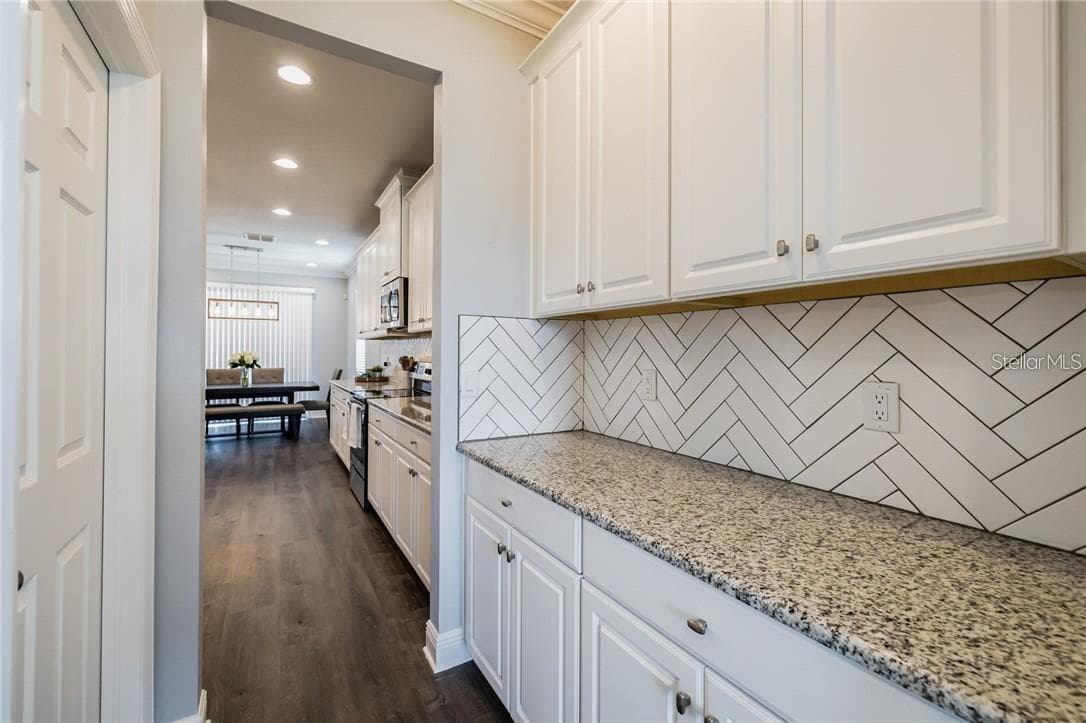 Single Family Residence at 11301 ALACHUA CREEK LN, RIVERVIEW, photo 11 of 42