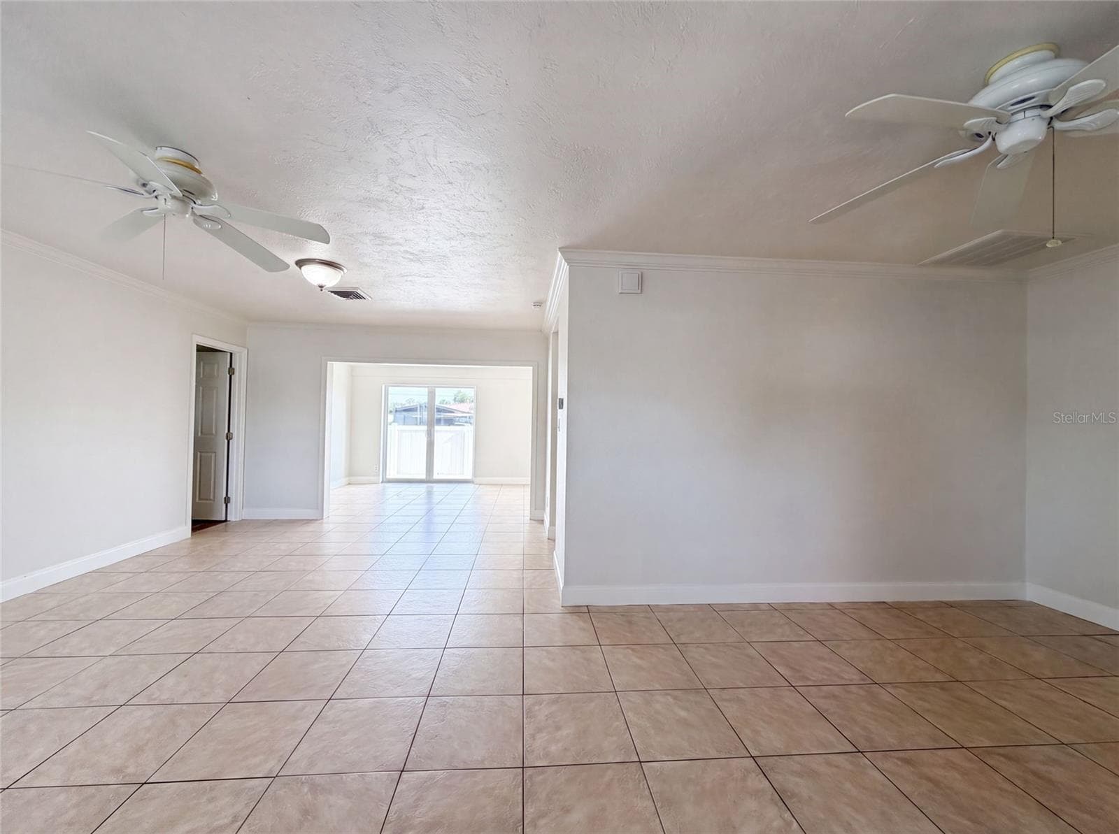 Single Family Residence at 1672 JUPITER RD, VENICE, photo 3 of 29