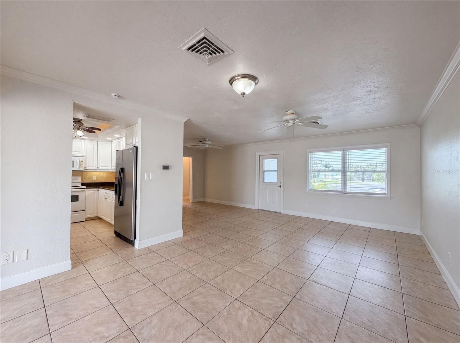 Single Family Residence at 1672 JUPITER RD, VENICE, photo 9 of 29