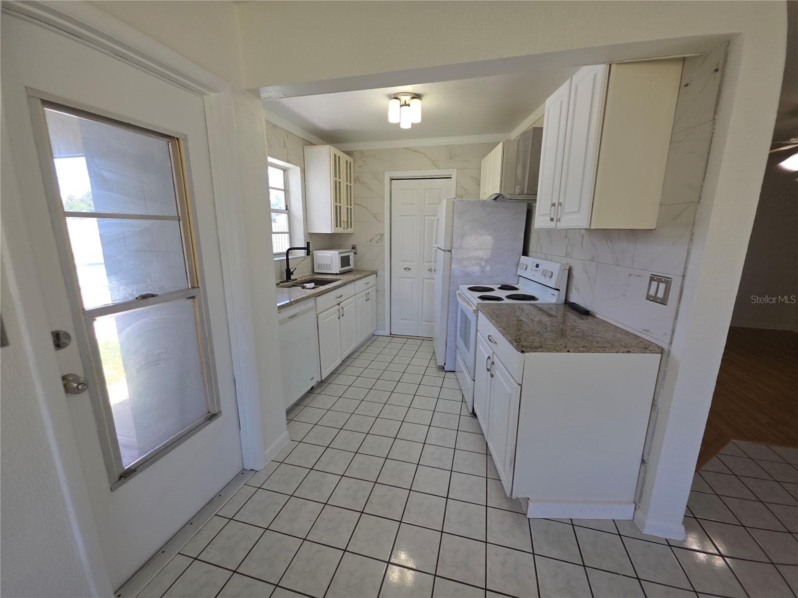 Kitchen - 802 CRAWFORD ST, DELTONA