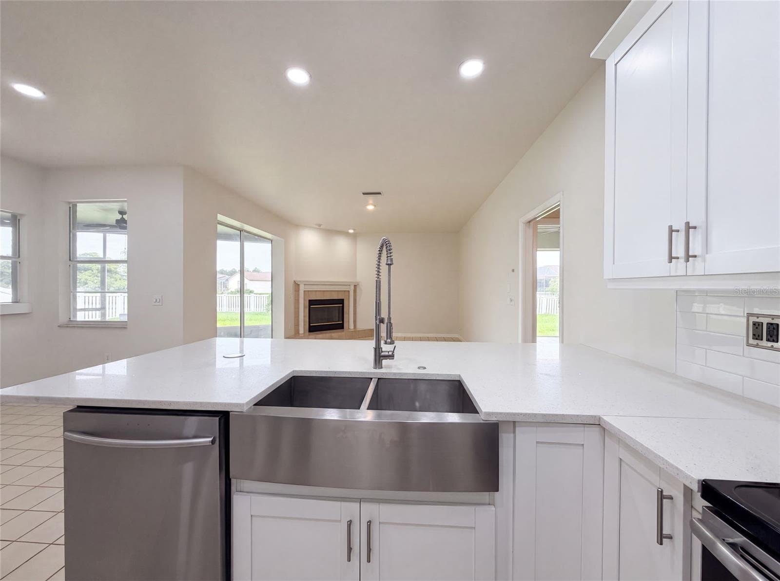 Single Family Residence at 12919 PRESTWICK DR, RIVERVIEW, photo 6 of 27