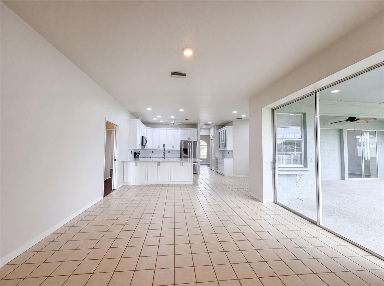 Single Family Residence at 12919 PRESTWICK DR, RIVERVIEW, photo 7 of 27