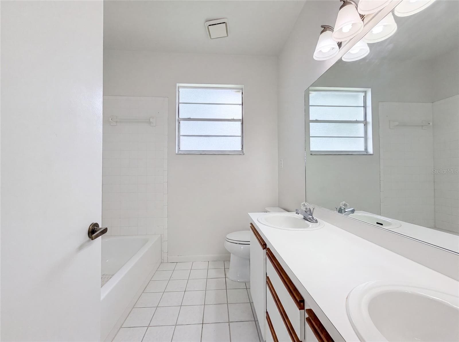 Single Family Residence at 12919 PRESTWICK DR, RIVERVIEW, photo 17 of 27