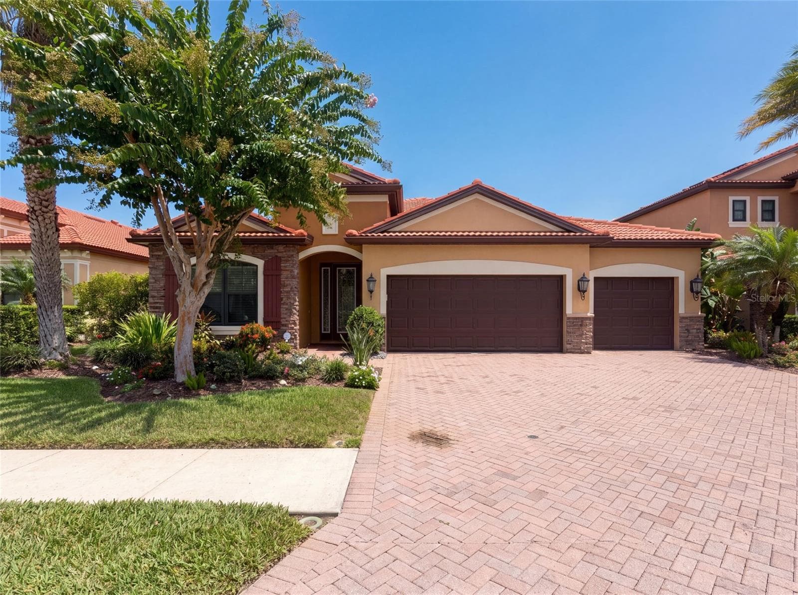 Single Family Residence at 2575 GRAND LAKESIDE DR, PALM HARBOR, photo 40 of 43