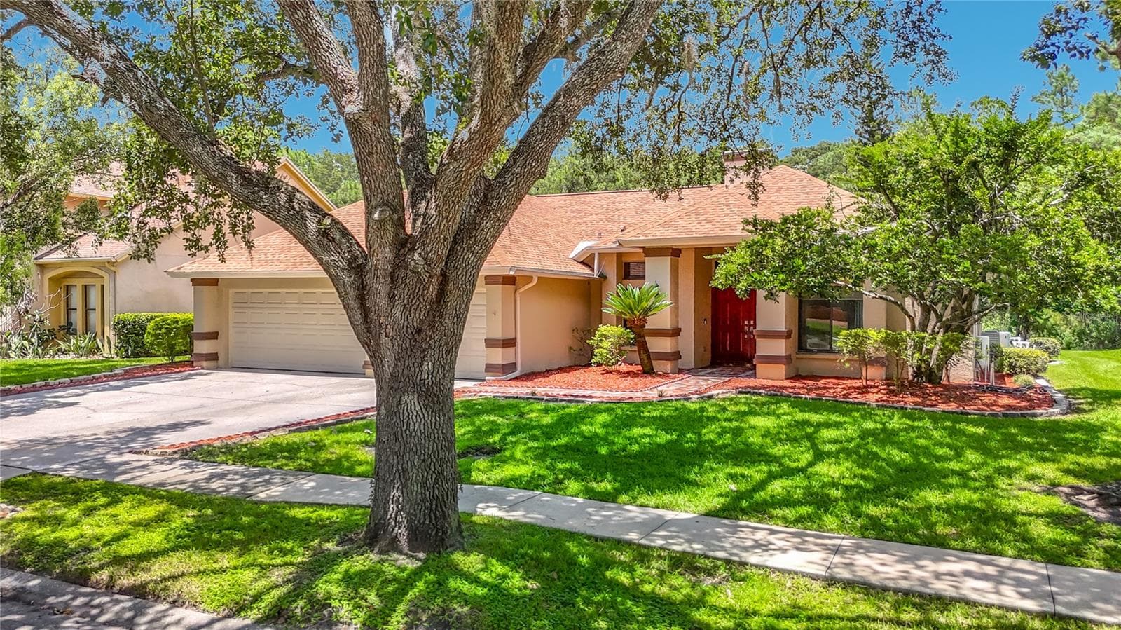 Single Family Residence at 16040 PENWOOD DR, TAMPA, photo 2 of 80