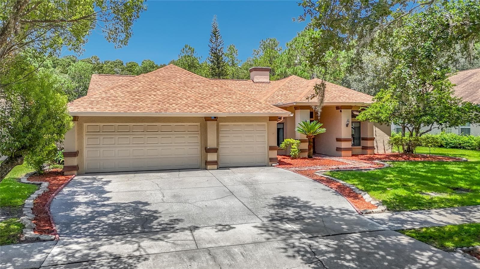 Single Family Residence at 16040 PENWOOD DR, TAMPA, photo 3 of 80