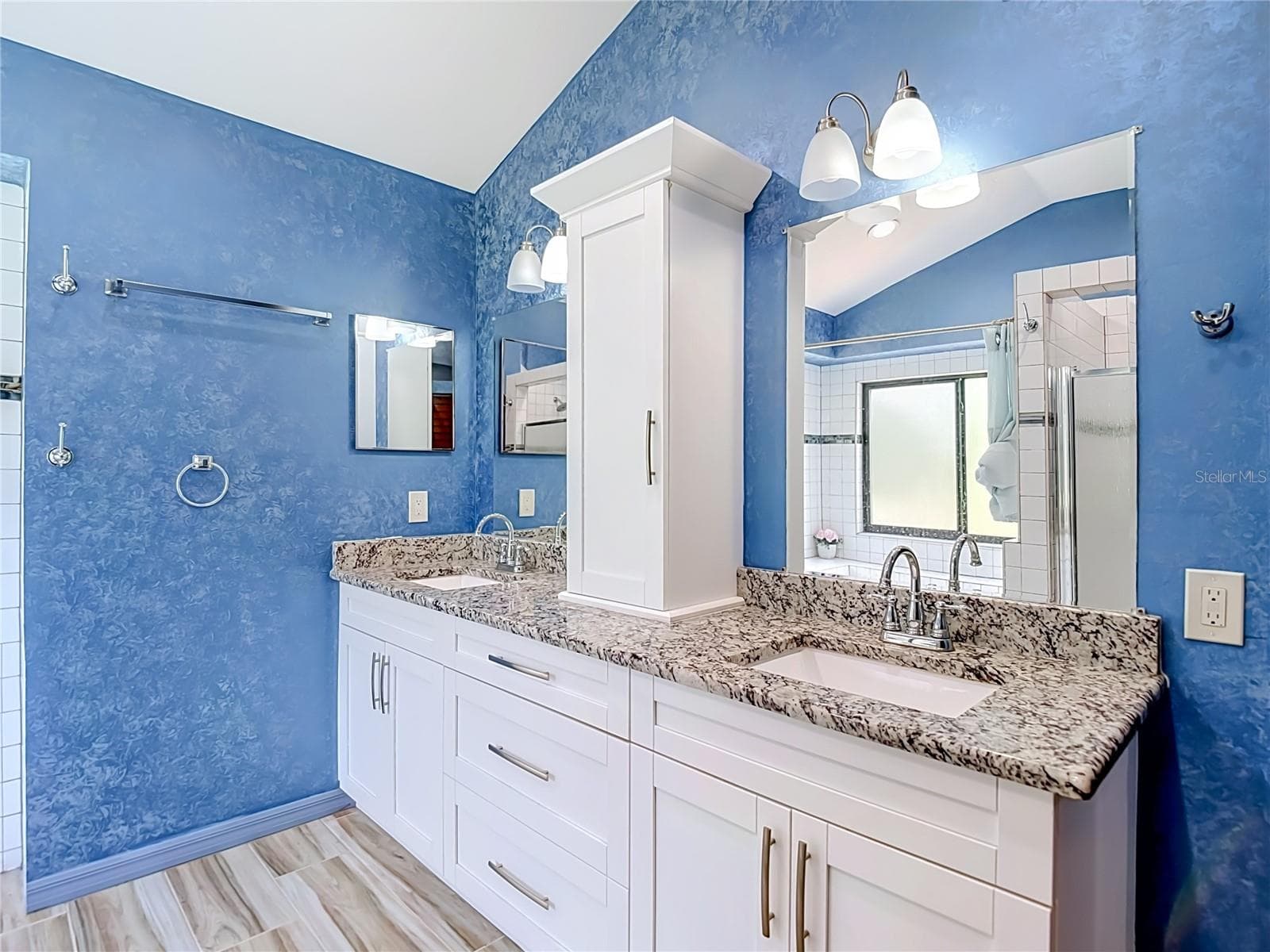 Primary Bathroom - 16040 PENWOOD DR, TAMPA