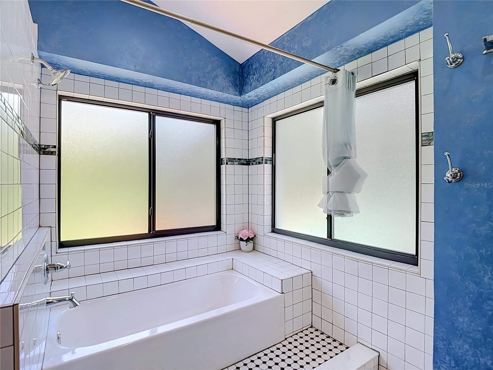 Primary Bathroom - 16040 PENWOOD DR, TAMPA