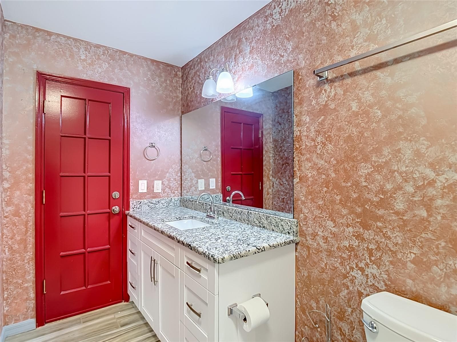 Pool Bath - 16040 PENWOOD DR, TAMPA