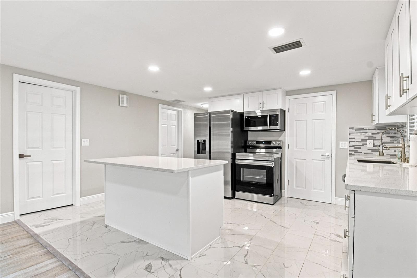 Single Family Residence at 4549 TOPSAIL TRL, NEW PORT RICHEY, photo 18 of 48