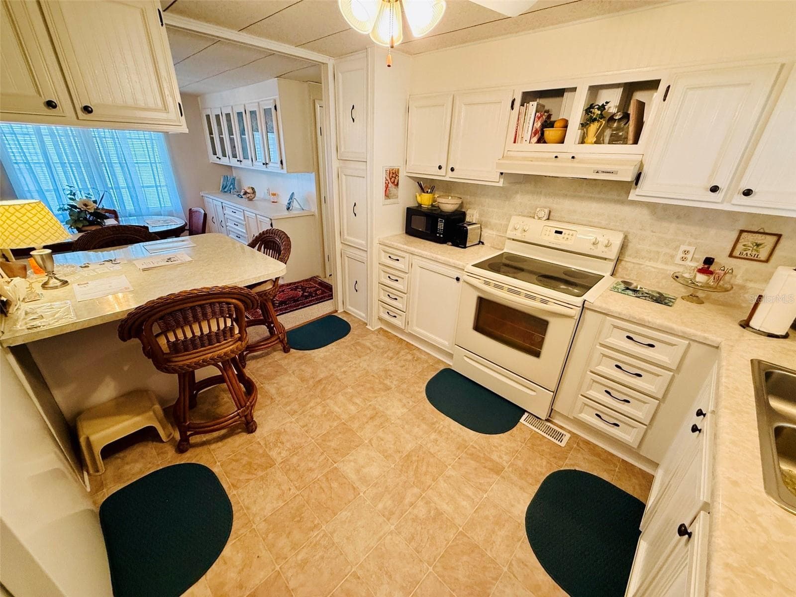 Mobile Home at 47 KONO CIR, LEESBURG, photo 5 of 28