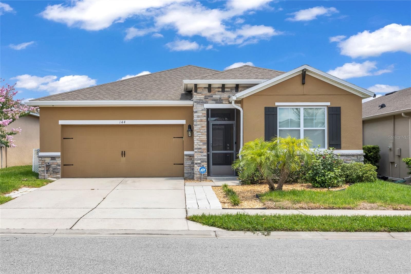 144 WATERSIDE CIR
