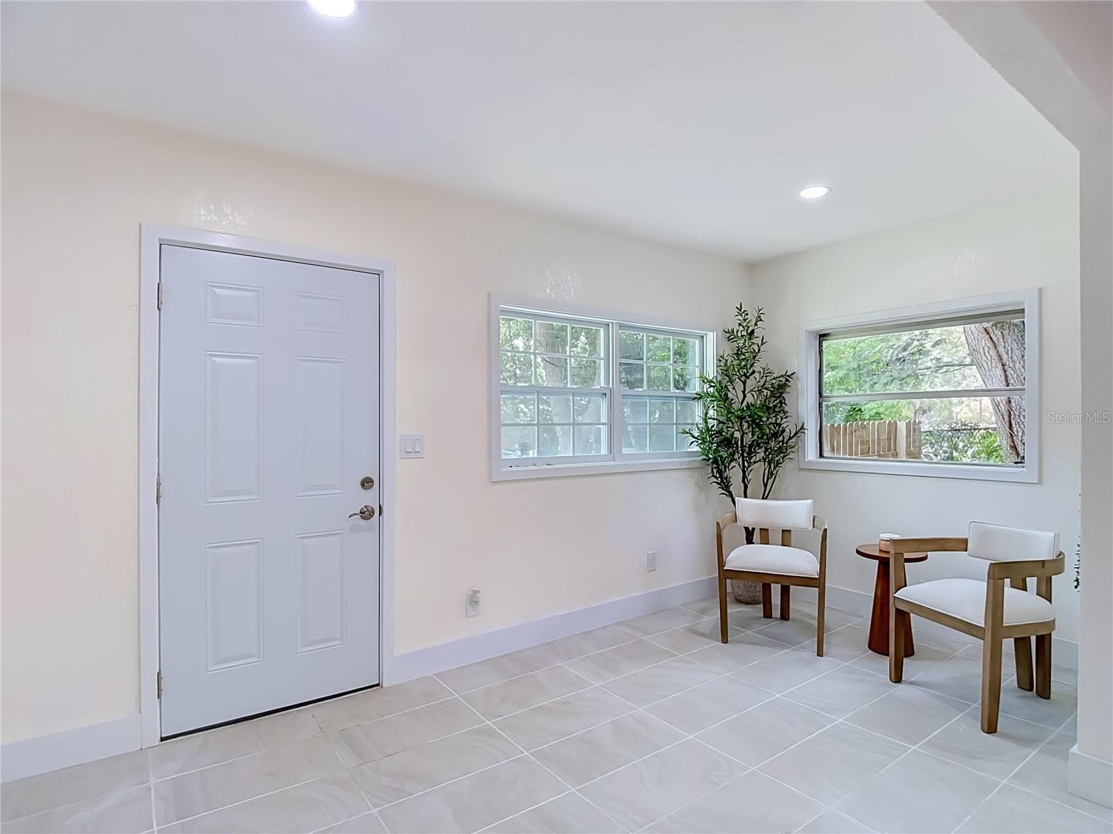 Single Family Residence at 8010 N 13TH ST, TAMPA, photo 3 of 39
