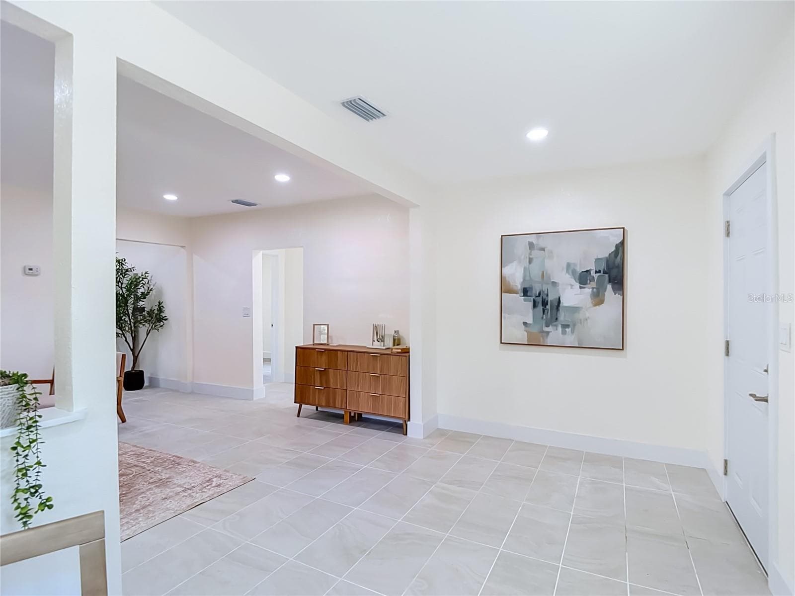 Single Family Residence at 8010 N 13TH ST, TAMPA, photo 4 of 39