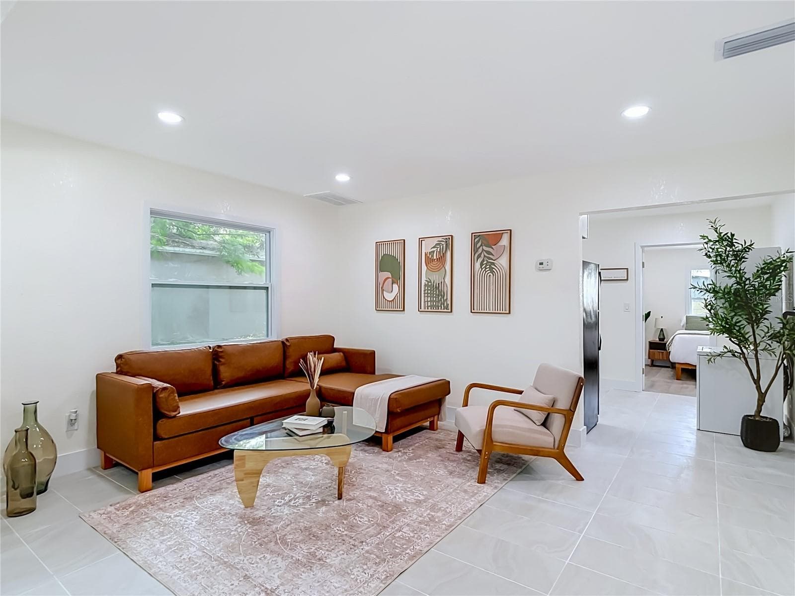 Single Family Residence at 8010 N 13TH ST, TAMPA, photo 6 of 39
