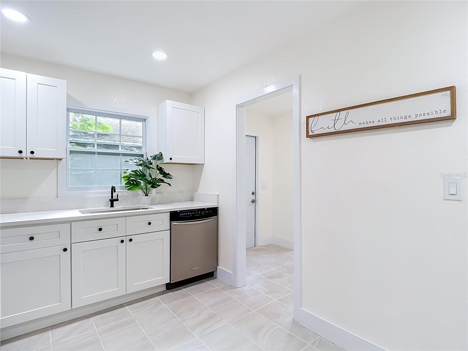 Single Family Residence at 8010 N 13TH ST, TAMPA, photo 9 of 39