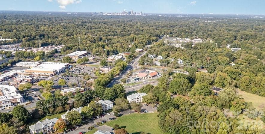 Just a short drive to uptown... - 6165 Meadow Rose Lane, Charlotte