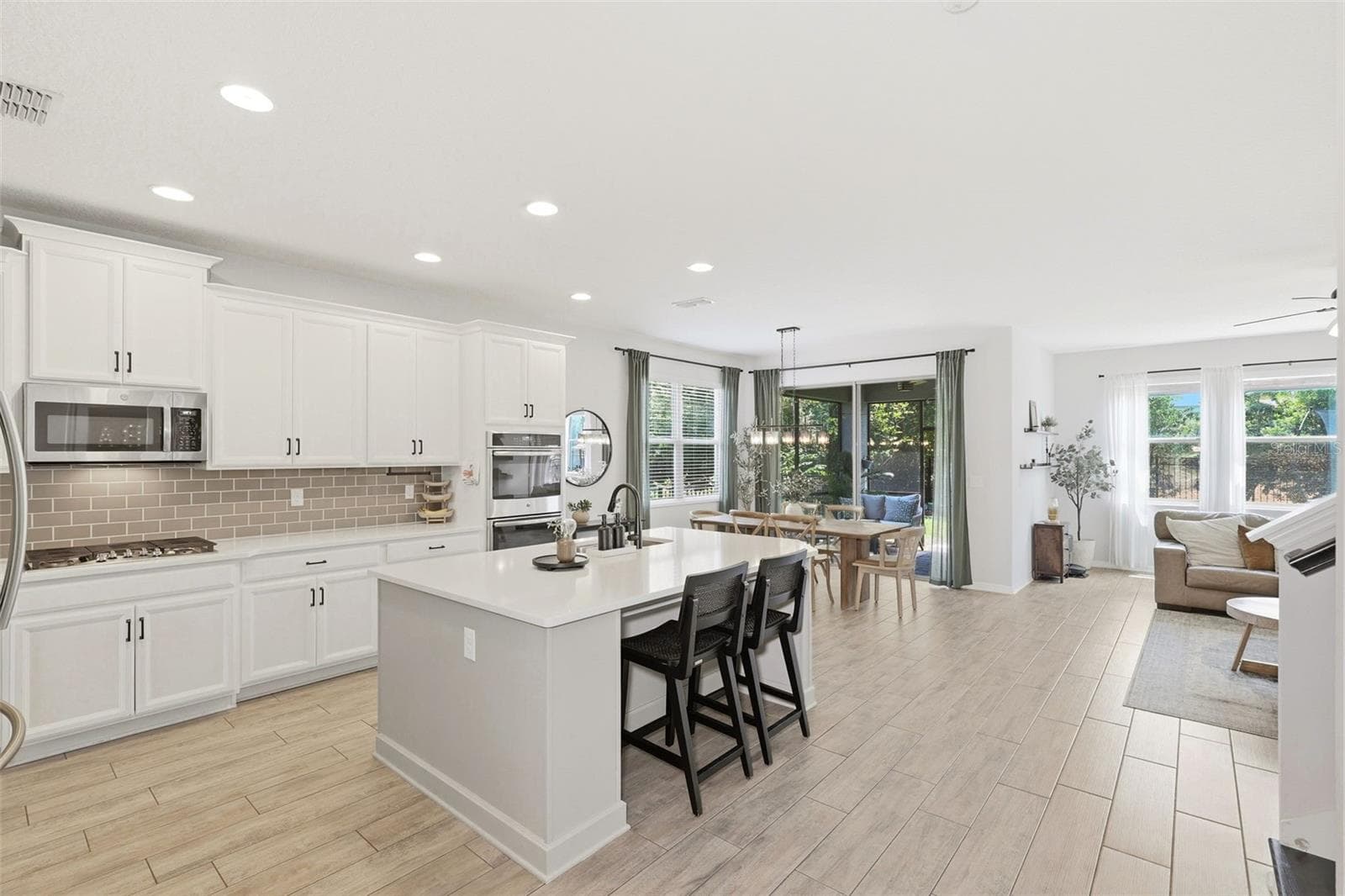 Single Family Residence at 285 ANCONA AVE, DEBARY, photo 8 of 44
