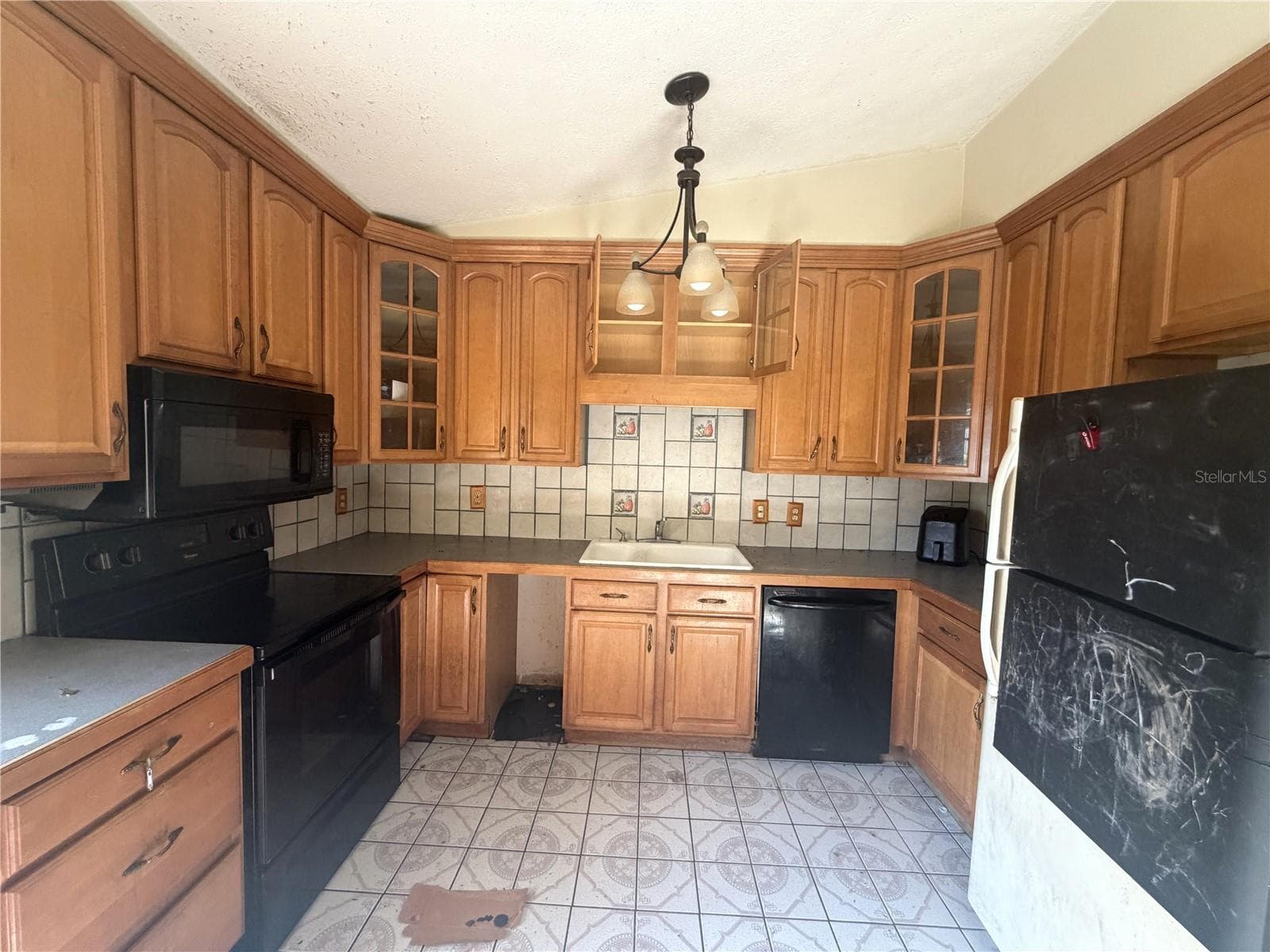 Single Family Residence at 14705 PENGUIN PL, TAMPA, photo 2 of 16