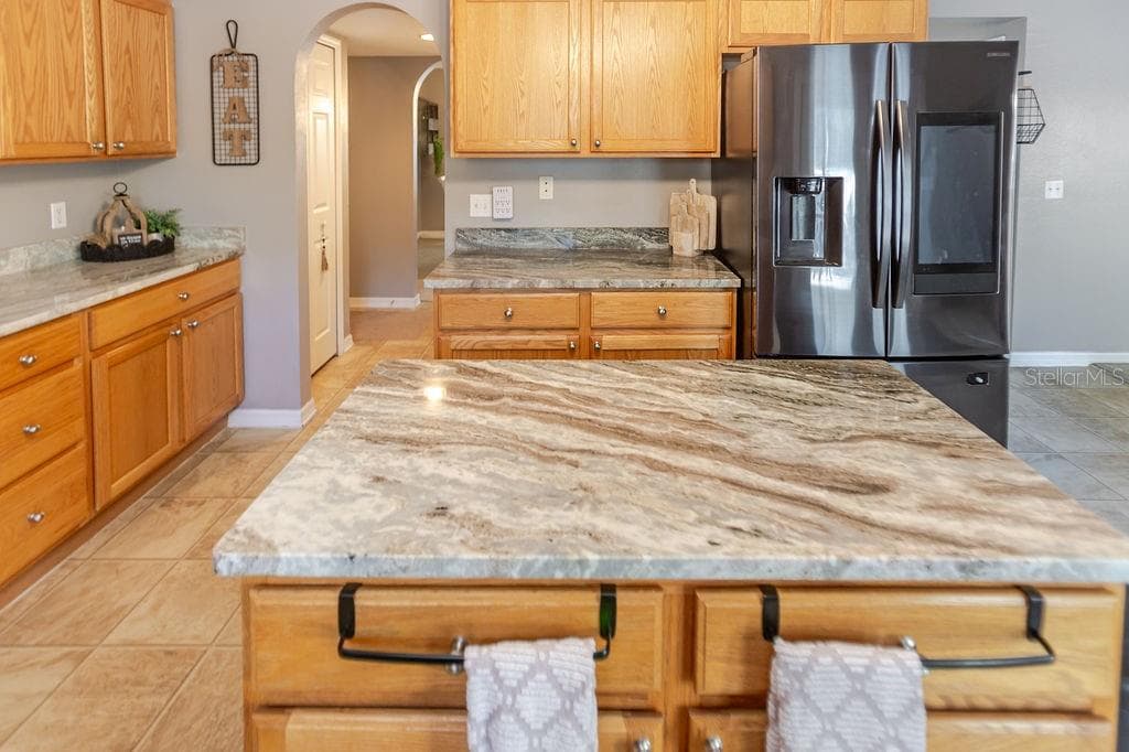 Large Island - 11083 MAYBIRD AVE, WEEKI WACHEE