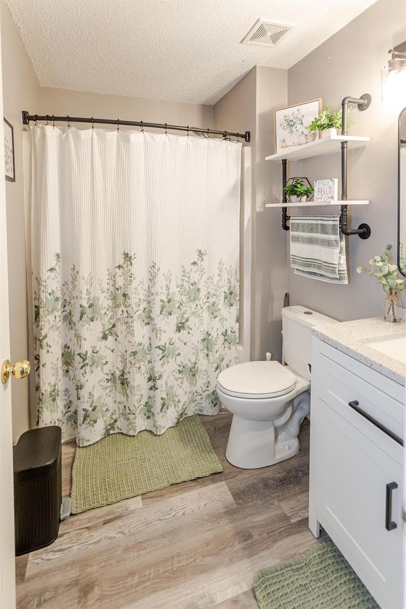 Up Stairs Bathroom - 11083 MAYBIRD AVE, WEEKI WACHEE