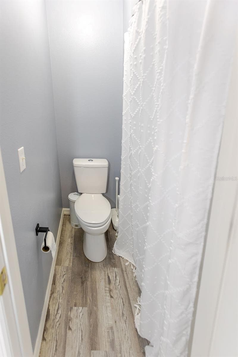 Master Bathroom Private Bathroom - 11083 MAYBIRD AVE, WEEKI WACHEE