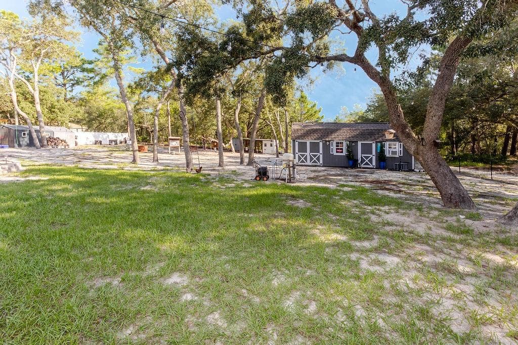 Large Fenced in yard - 11083 MAYBIRD AVE, WEEKI WACHEE