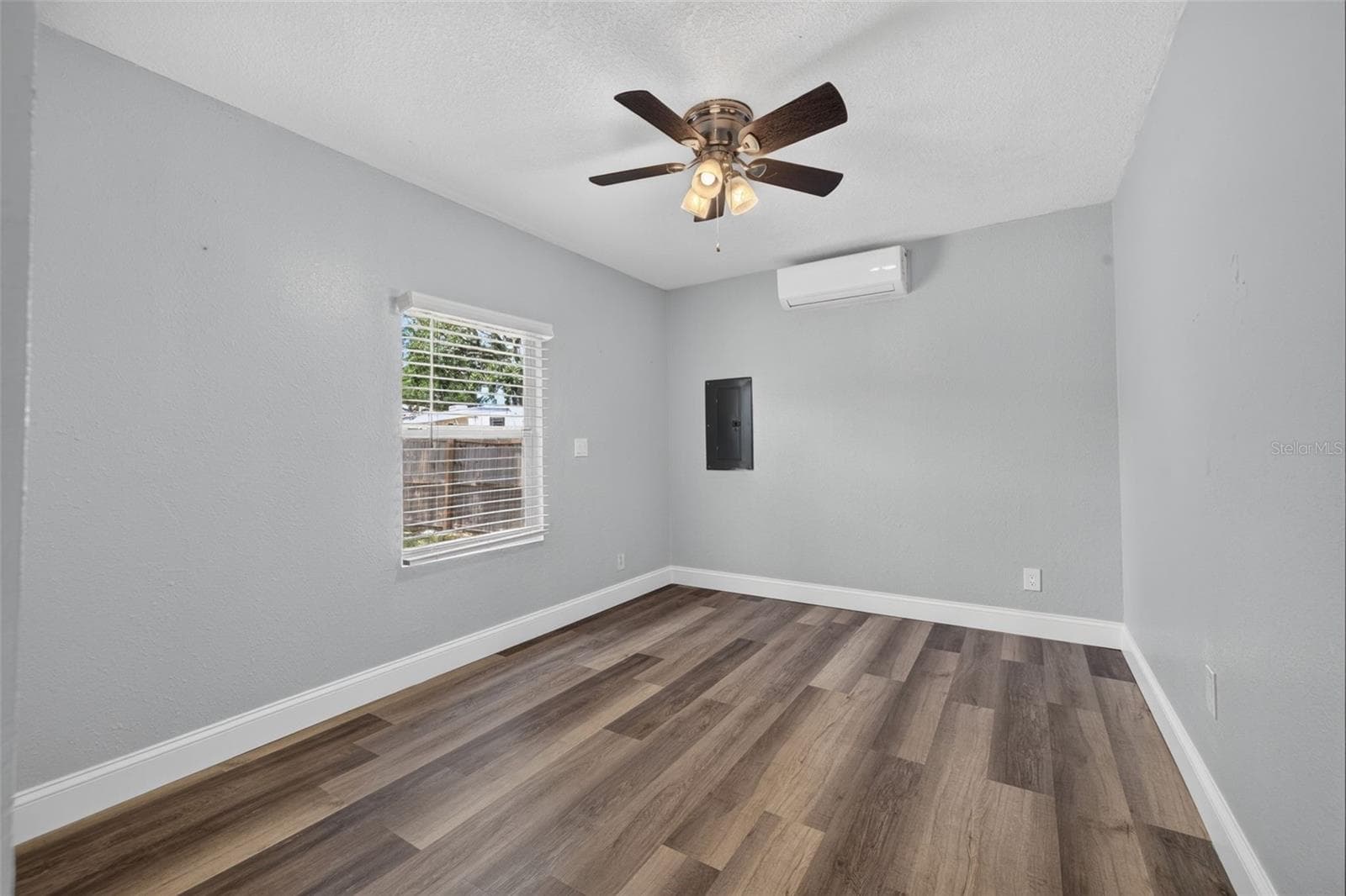 Single Family Residence at 6462 SEALAWN DR, SPRING HILL, photo 15 of 30