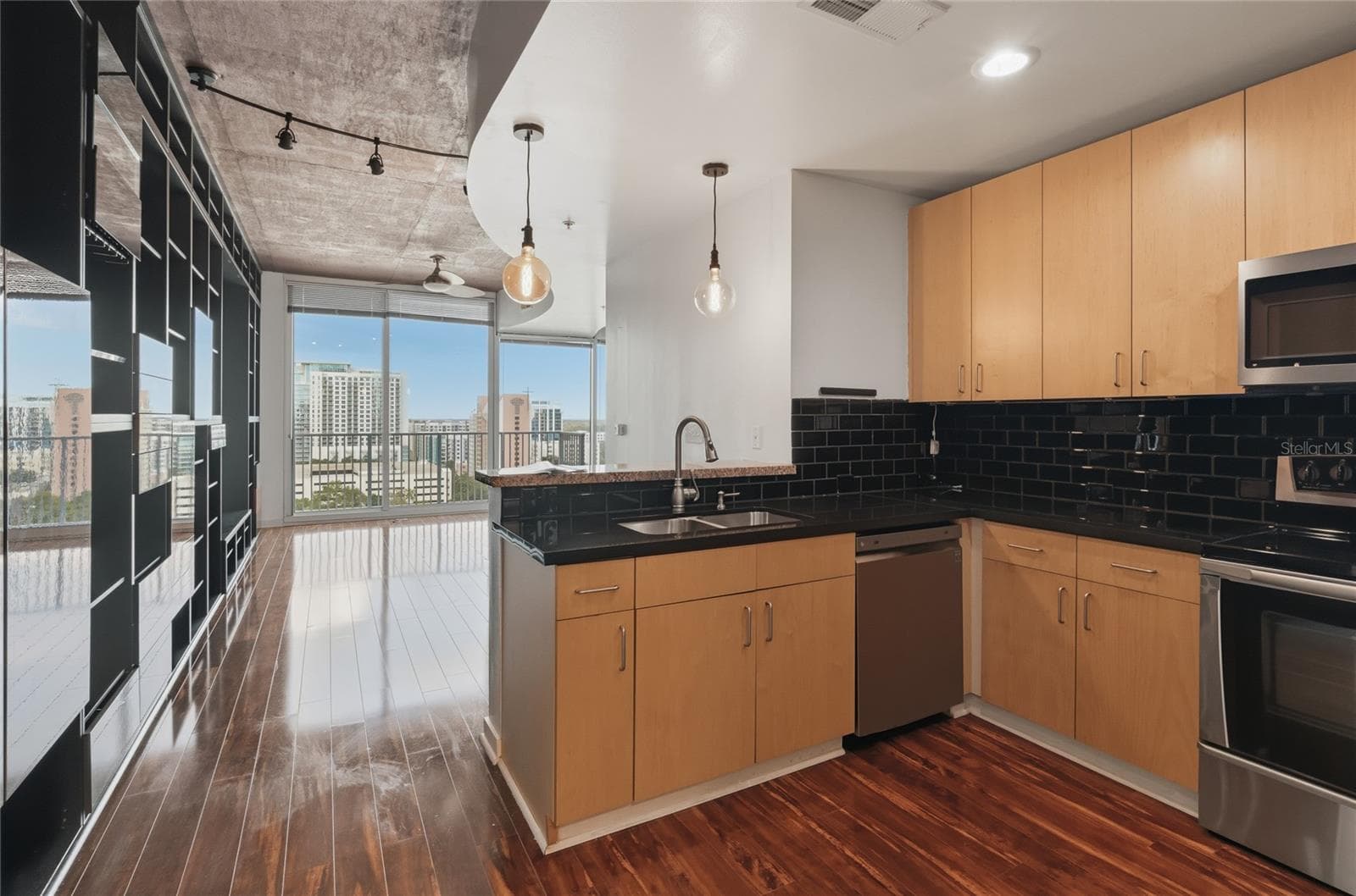 155 S COURT AVE #1113
