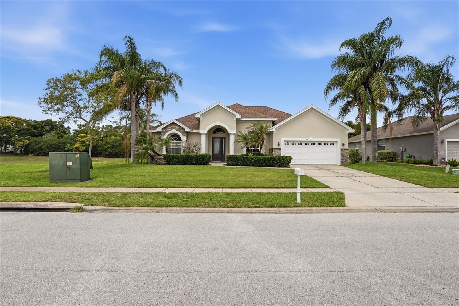 200 LAKE ARIETTA CT