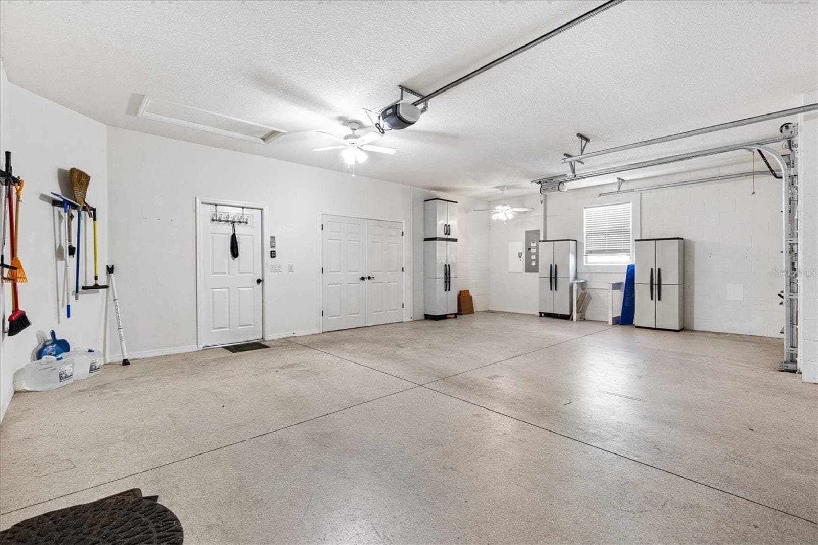 Garage - 1304 BRUNELL ST, THE VILLAGES