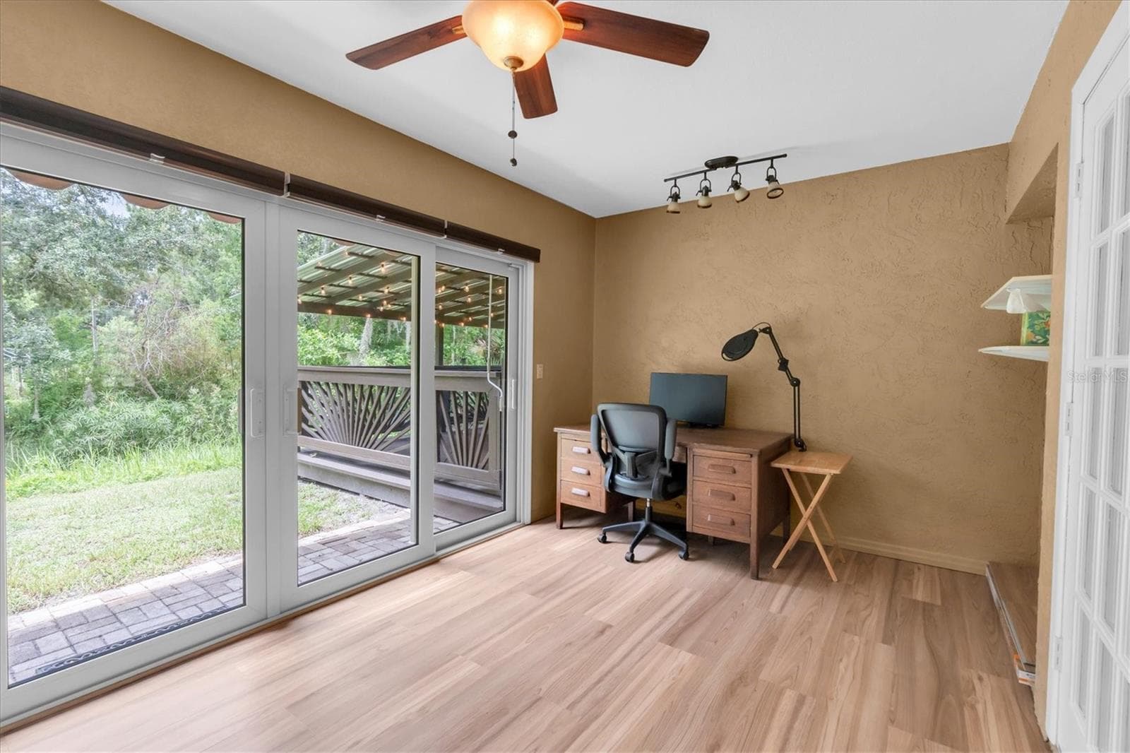 Flex space - 6812 RIDGE TOP DR, NEW PORT RICHEY