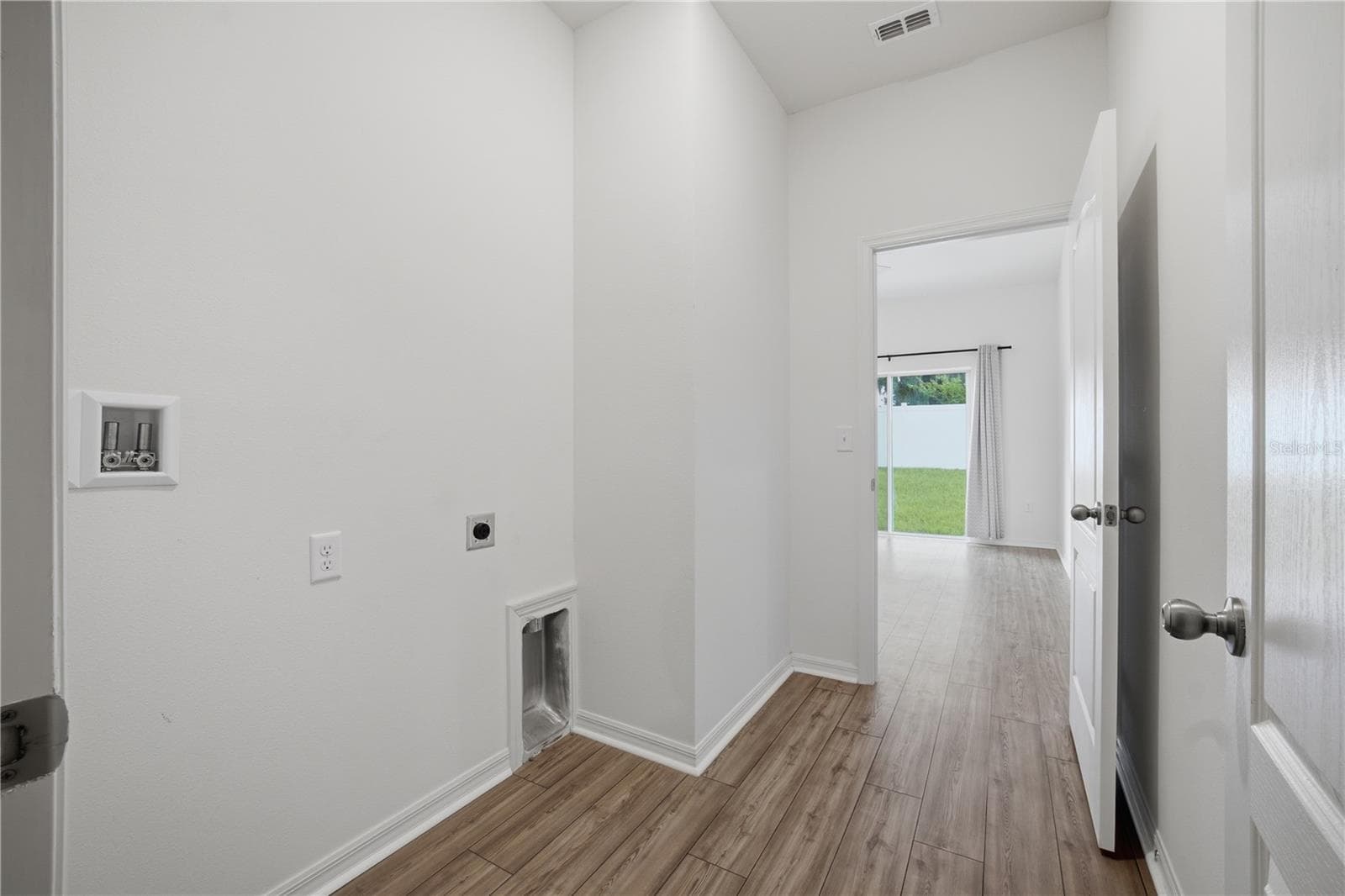 Single Family Residence at 13470 LEAPING WATER WAY, ASTATULA, photo 4 of 28
