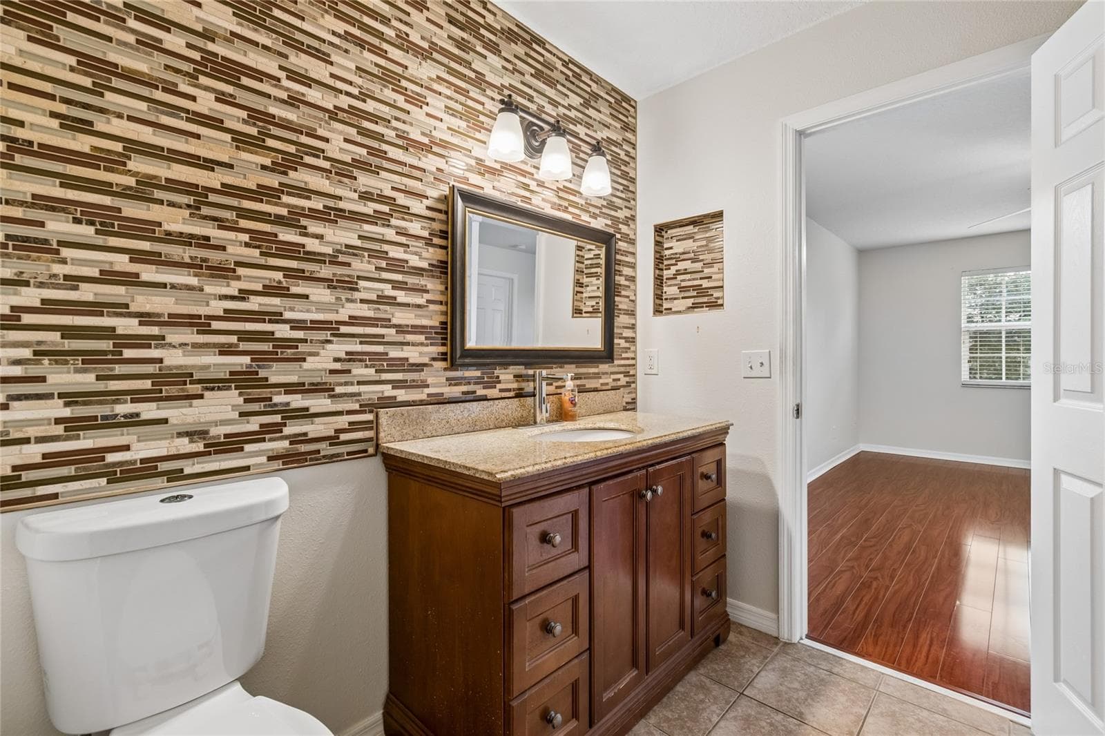 Jack and Jill Bath3rd Bathromm - 11232 CREEK HAVEN DR, RIVERVIEW