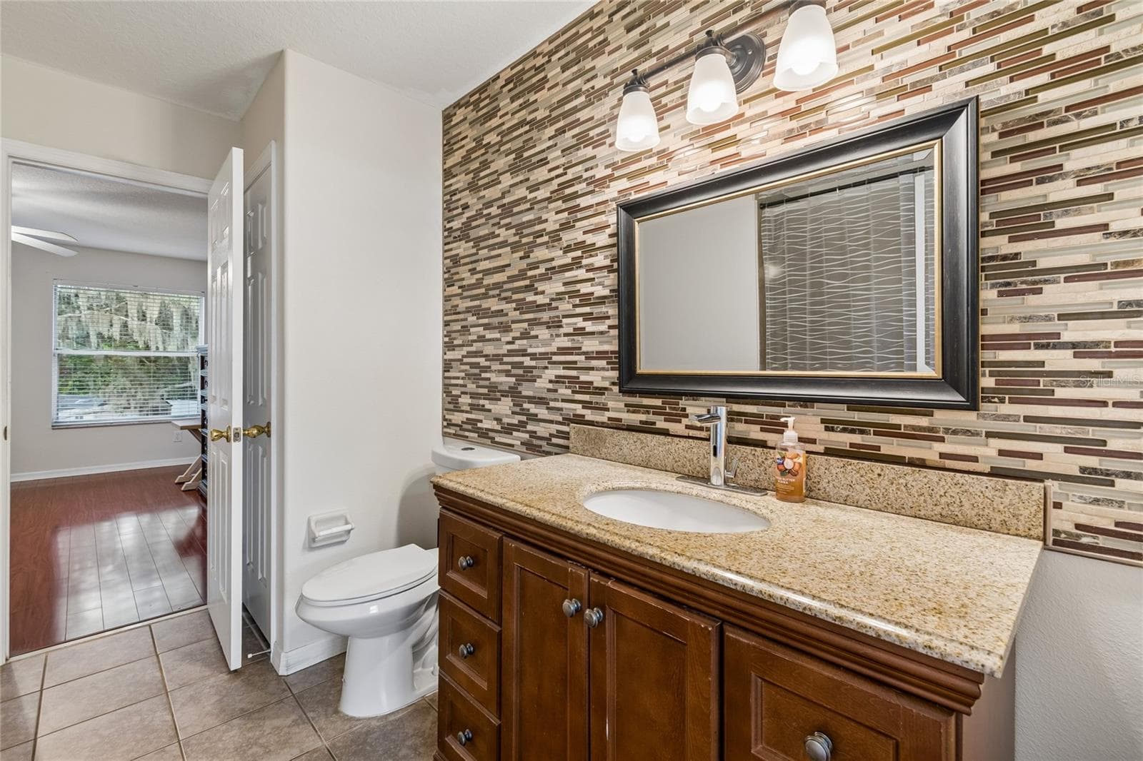 Jack and Jill Bath3rd Bathromm - 11232 CREEK HAVEN DR, RIVERVIEW