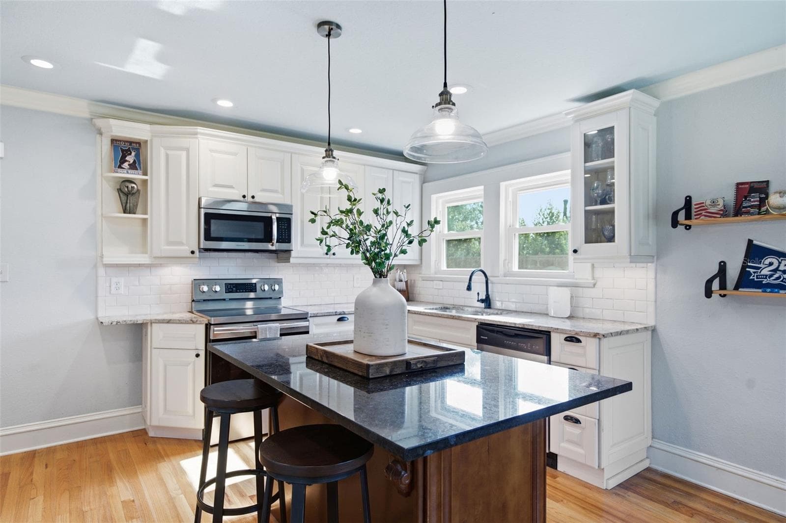 Bright & Updated Kitchen - 106 W COMANCHE AVE, TAMPA