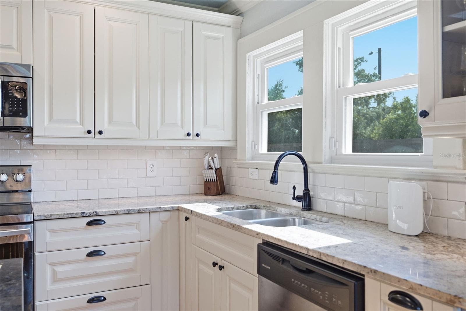 Bright & Updated Kitchen - 106 W COMANCHE AVE, TAMPA