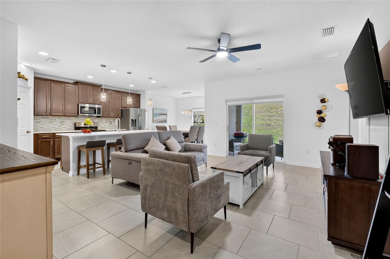 Single Family Residence at 1181 STRATTON AVE, GROVELAND, photo 8 of 48