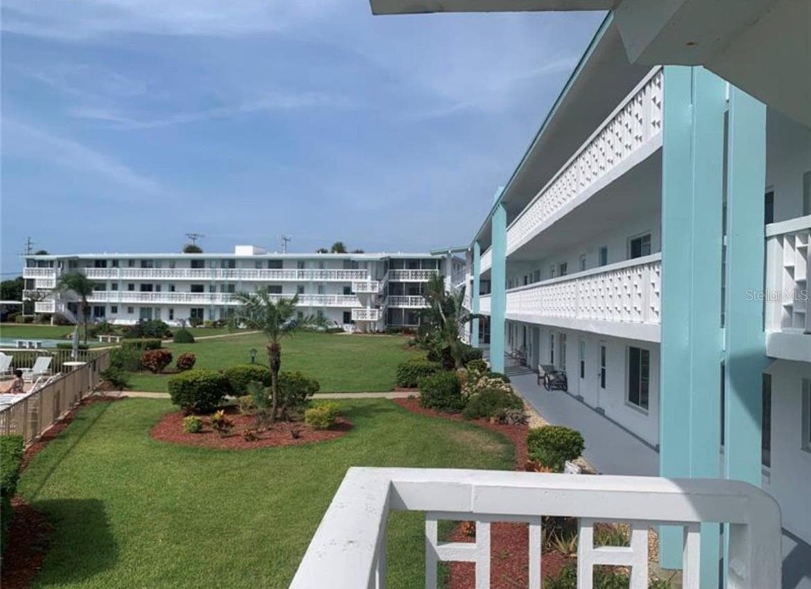 Beautiful landscaping - 3009 N HALIFAX AVE #2, DAYTONA BEACH