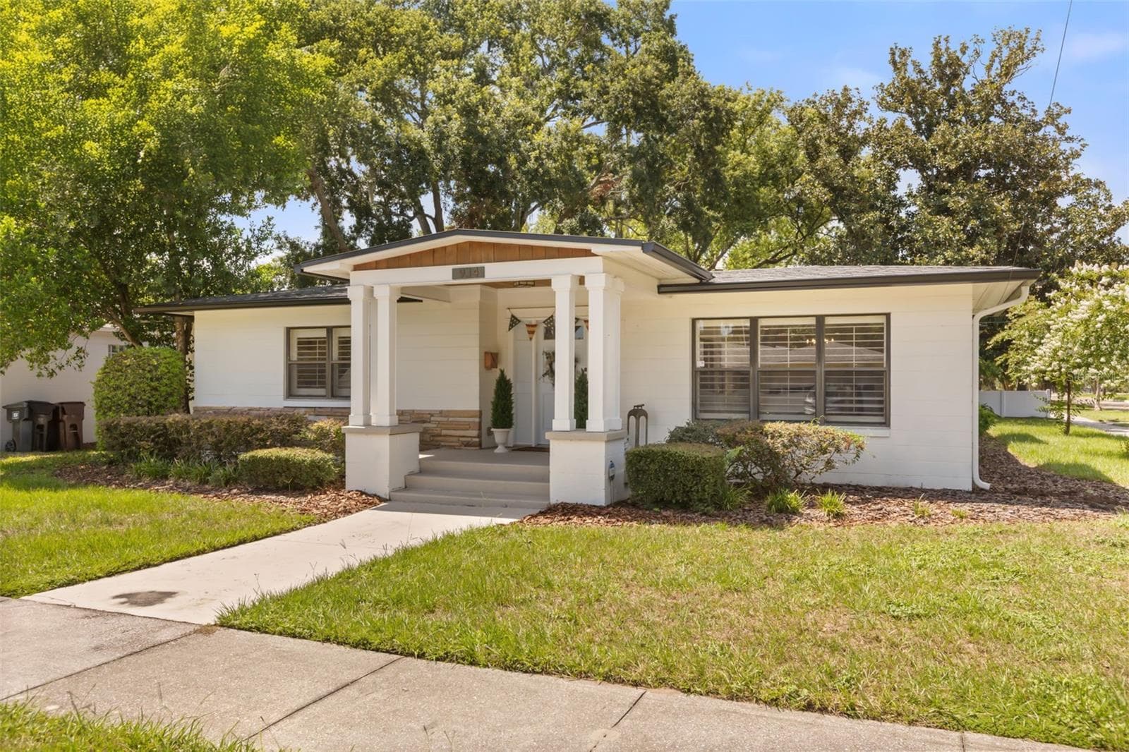 Single Family Residence at 934 BOARDMAN ST, ORLANDO, photo 3 of 45