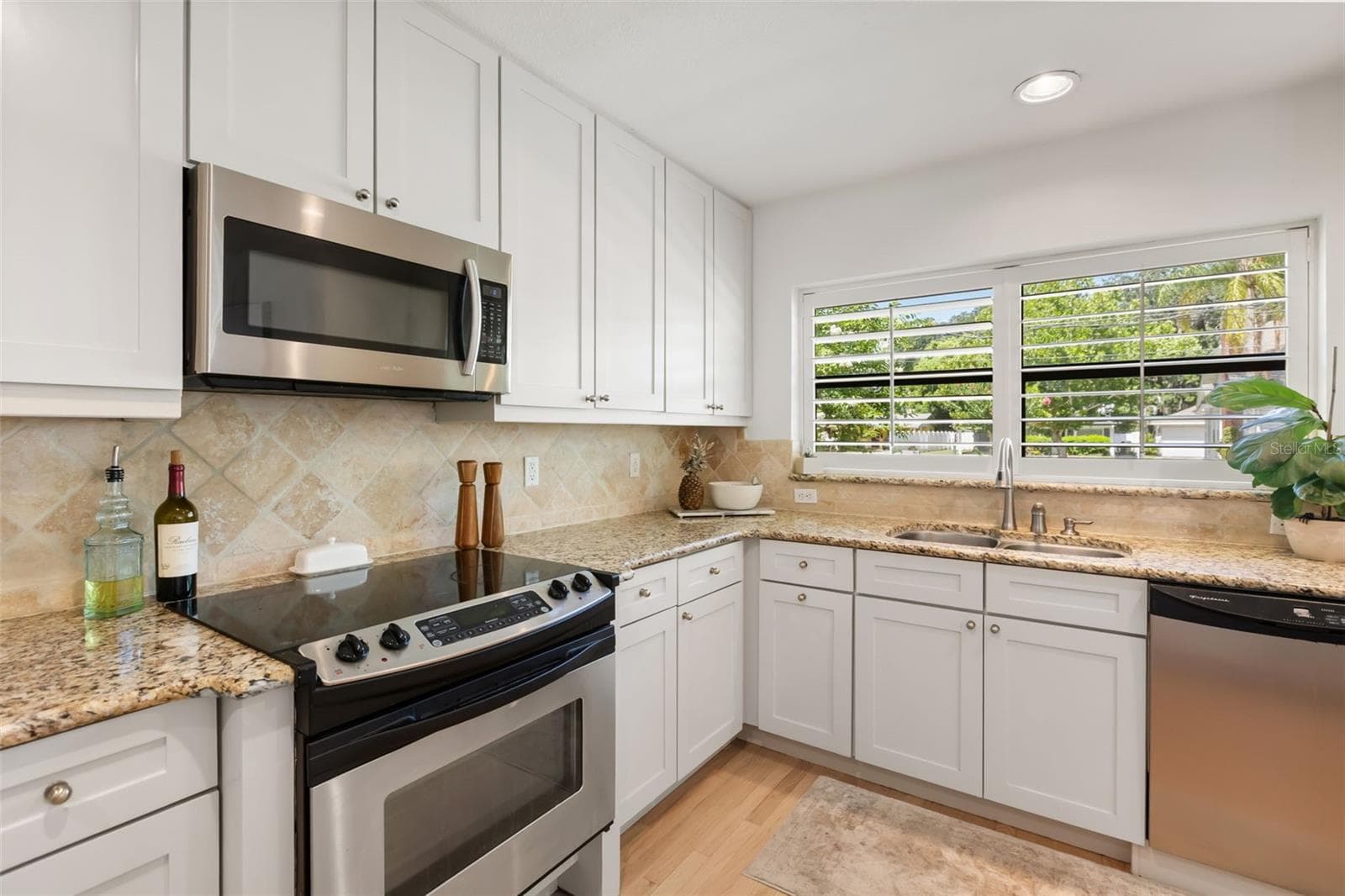 Single Family Residence at 934 BOARDMAN ST, ORLANDO, photo 12 of 45