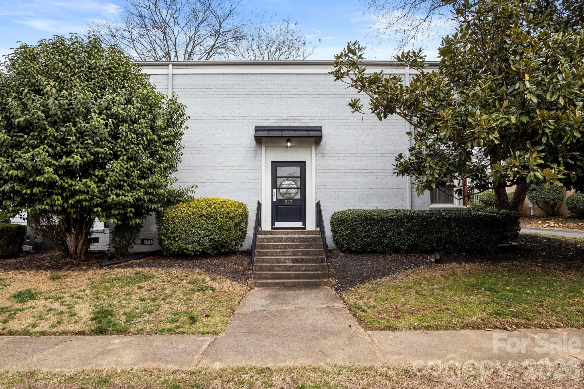 Condominium at 212 Wakefield Drive, Charlotte, photo 30 of 35