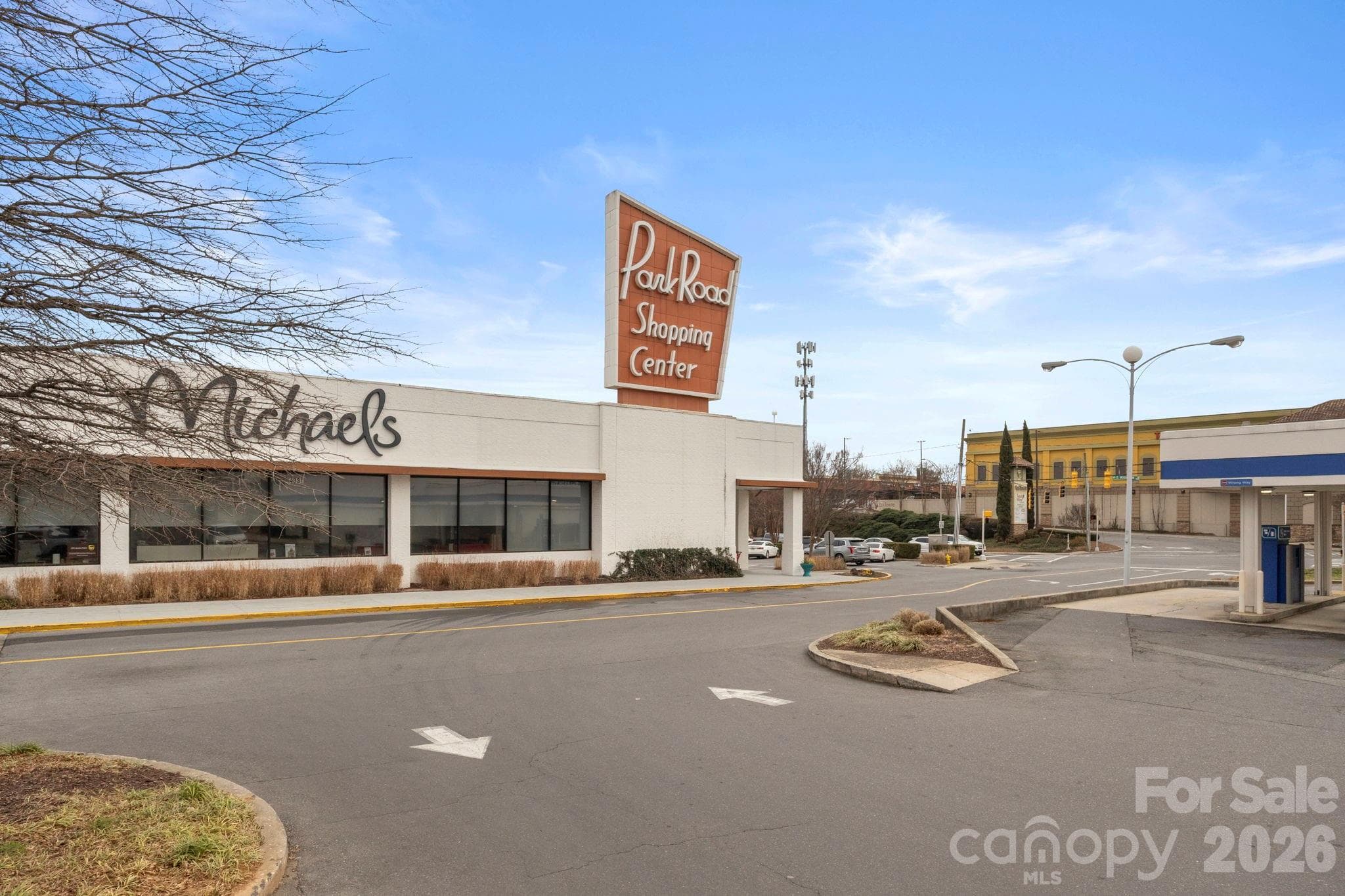 Easy access to Park Road Shopping Center and Montford Drive! - 212 Wakefield Drive, Charlotte