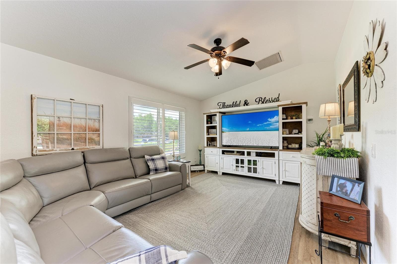 Single Family Residence at 18565 EDGEWATER DR, PORT CHARLOTTE, photo 5 of 38